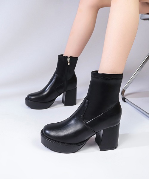 Shoes in Closet（シューズインクローゼット）の「厚底チャンキー ハイソール ストレッチ ショートブーツ 6845（ブーツ・レディース・ブラック/ホワイト・S/M/L/LL）」の7枚目の写真