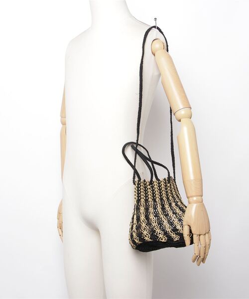 MAISON mou（メゾンムー）の「【Swaraj/スワラージ】2wayストライプバッグ（手編み）（トートバッグ・レディース・ホワイト系その他/ブラック・FREE）」の6枚目の写真