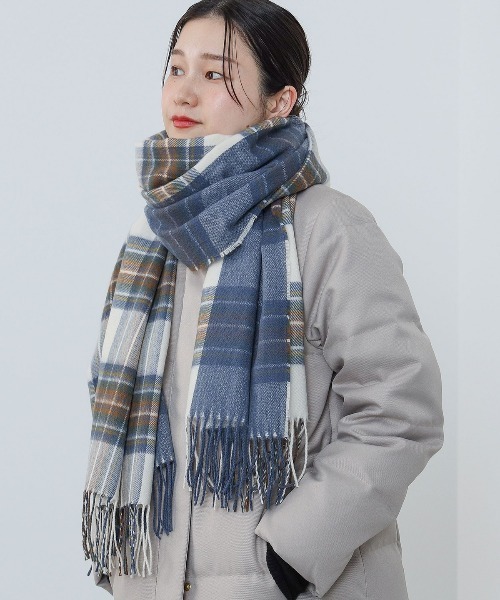BEAMS HEART（ビームスハート）の「BEAMS HEART / チェック柄 大判ストール（ストール/ショール・レディース・ネイビー/ホワイト系その他5/ベージュ/パープル/ブラック/ブルー系その他・FREE）」の5枚目の写真