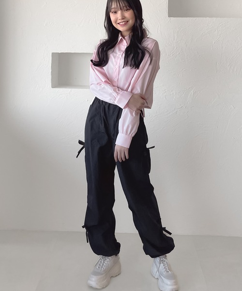 shrita（シュリータ）の「【shrita】サイドリボンカーゴパンツ（カーゴパンツ・キッズ・ベージュ/ブラック/ピンク・S/L/M）」の5枚目の写真