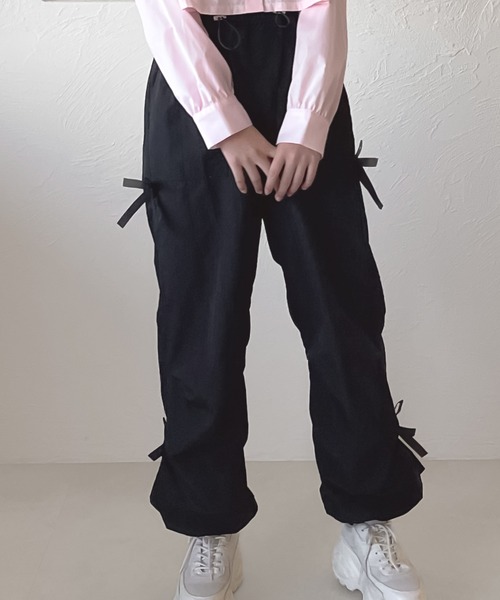 shrita（シュリータ）の「【shrita】サイドリボンカーゴパンツ（カーゴパンツ・キッズ・ベージュ/ブラック/ピンク・S/L/M）」の6枚目の写真