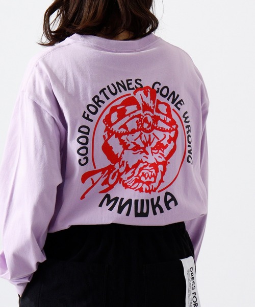 MISHKA(ミシカ)の「MISHKA L/T ロングスリーブTシャツ(Tシャツ/カットソー・メンズ・ブラック/ホワイト/ブラック系その他/ホワイト系その他/ブラック系その他2/ホワイト系その他2/ブラック系その他3/ホワイト系その他3/パープル/サンドベージュ/ブラック系その他4/ブラック系その他5/ホワイト系その他4/ブラック系その他6/パープル系その他/ブラック系その他7・M/L/XL)」の16枚目の写真