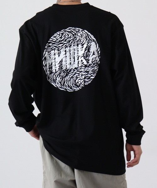MISHKA(ミシカ)の「MISHKA L/T ロングスリーブTシャツ(Tシャツ/カットソー・メンズ・ブラック/ホワイト/ブラック系その他/ホワイト系その他/ブラック系その他2/ホワイト系その他2/ブラック系その他3/ホワイト系その他3/パープル/サンドベージュ/ブラック系その他4/ブラック系その他5/ホワイト系その他4/ブラック系その他6/パープル系その他/ブラック系その他7・M/L/XL)」の10枚目の写真