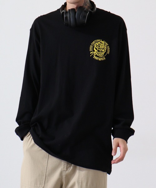 MISHKA(ミシカ)の「MISHKA L/T ロングスリーブTシャツ(Tシャツ/カットソー・メンズ・ブラック/ホワイト/ブラック系その他/ホワイト系その他/ブラック系その他2/ホワイト系その他2/ブラック系その他3/ホワイト系その他3/パープル/サンドベージュ/ブラック系その他4/ブラック系その他5/ホワイト系その他4/ブラック系その他6/パープル系その他/ブラック系その他7・M/L/XL)」の12枚目の写真