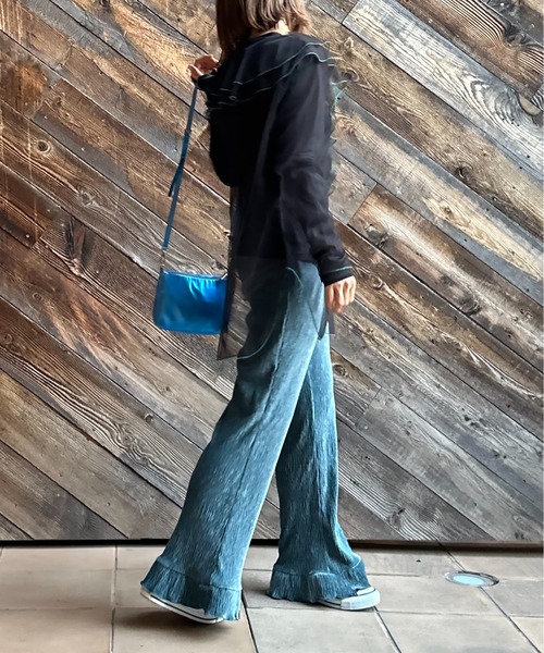 mi via loca（ミヴィアロカ）の「シャイニーベロアプリーツ 裾フリルパンツ（その他パンツ・レディース・ブラック/ブルー/マスタード・FREE）」の19枚目の写真