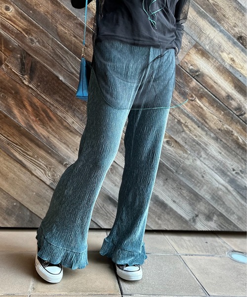 mi via loca（ミヴィアロカ）の「シャイニーベロアプリーツ 裾フリルパンツ（その他パンツ・レディース・ブラック/ブルー/マスタード・FREE）」の10枚目の写真