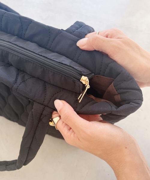 MYMOOD.（マイムード）の「【A4サイズ収納可】キルティングビッグトートバッグ マザーズ トラベルバッグ（トートバッグ・レディース・アイボリー/ブラック・FREE）」の17枚目の写真