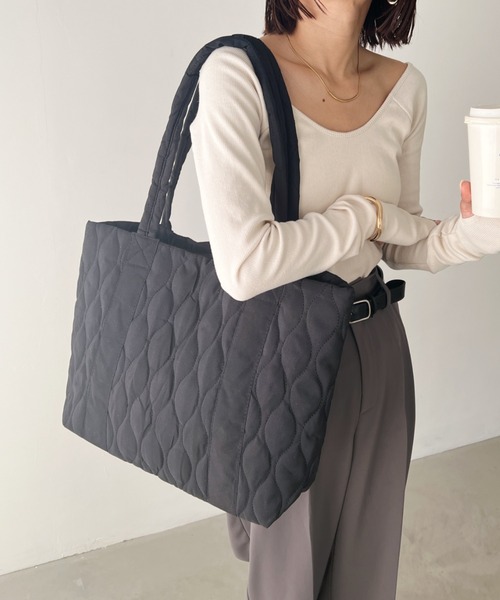 MYMOOD.（マイムード）の「【A4サイズ収納可】キルティングビッグトートバッグ マザーズ トラベルバッグ（トートバッグ・レディース・アイボリー/ブラック・FREE）」の20枚目の写真