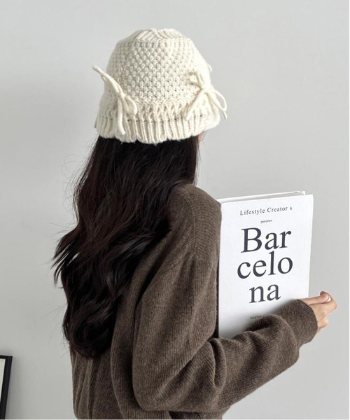 by muni:r（バイ ムニール）の「リボンニットバケットハット（ハット・レディース・アイボリー/ブラック・ONE SIZE）」の20枚目の写真