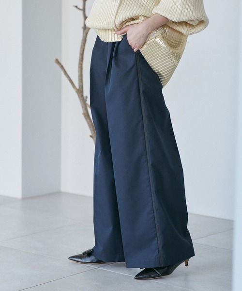 VIS（ビス）の「【洗える】サイドラインワイドパンツ（スラックス