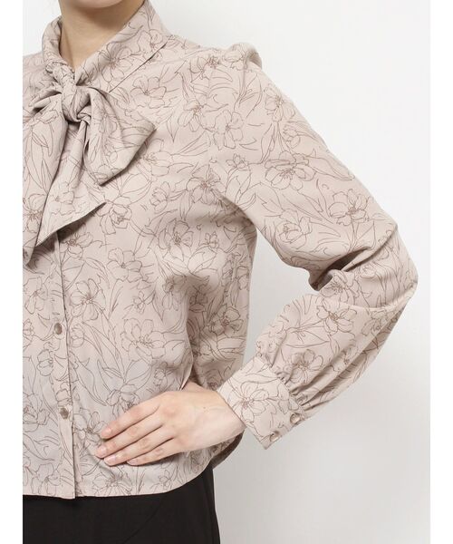 RESEXXY（リゼクシー）の「ボウタイデザインブラウス（シャツ/ブラウス・レディース・ブラック/アイボリー/ベージュ・FREE）」の19枚目の写真