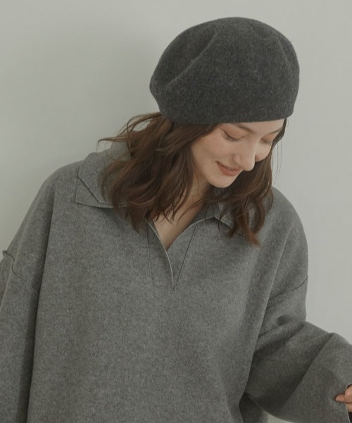 ACYM(アシーム)の「Wool flat ベレー(ハンチング/ベレー帽・レディース・ブラック/グレー・FREE)」の2枚目の写真