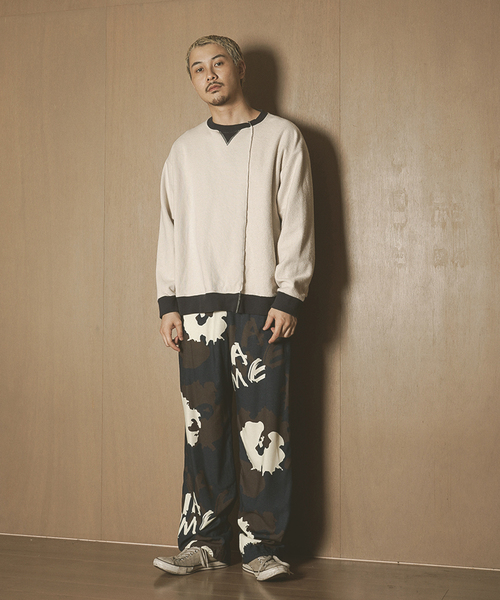 Name.（ネーム）の「【Name./ネーム】 ASYMMETRIC SWITCHING SWEAT SHIRT（スウェット・メンズ・ベージュ/グリーン・2）」の3枚目の写真