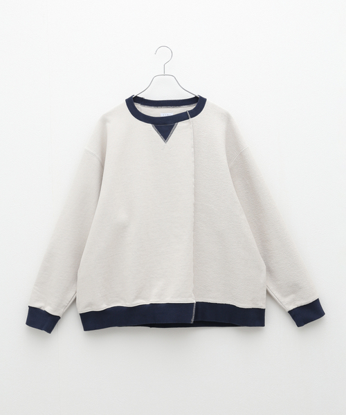 Name.（ネーム）の「【Name./ネーム】 ASYMMETRIC SWITCHING SWEAT SHIRT（スウェット・メンズ・ベージュ/グリーン・2）」の5枚目の写真