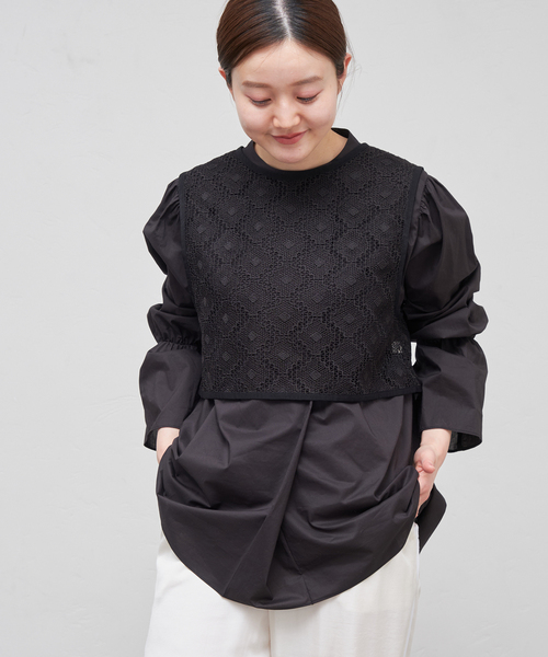 IENA レースベストSETシャツ　ブラック IENA（イエナ）の「レースベストSETシャツ（シャツ/ブラウス