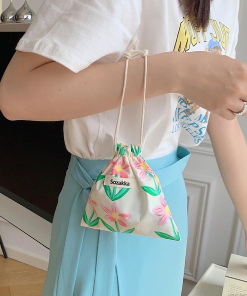 TONE SELECT GOODS（トーンセレクトグッズ）の「Liaa/花柄 巾着ポーチ A18250（ポーチ・レディース・グリーン系2/ブルー系3/ブラック/パープル/ブルー系1/ピンク系1/ピンク系2/ホワイト系4/ホワイト系6/ホワイト系3/ホワイト系5/グリーン系1/グリーン系3/ブルー系2/ホワイト系1/ホワイト系2/その他1/その他2・FREE）」の20枚目の写真