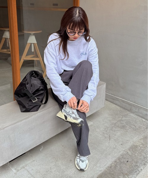 LE MORE（リモア）の「OUR CREATIVE TEAM ' バックロゴスウェット（スウェット・レディース・オートミール/ネイビー/アイボリー・FREE）」の13枚目の写真