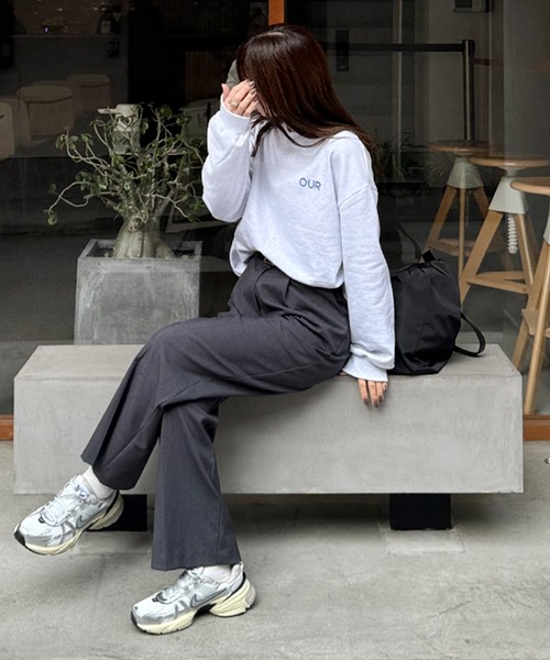 LE MORE（リモア）の「OUR CREATIVE TEAM ' バックロゴスウェット（スウェット・レディース・オートミール/ネイビー/アイボリー・FREE）」の5枚目の写真