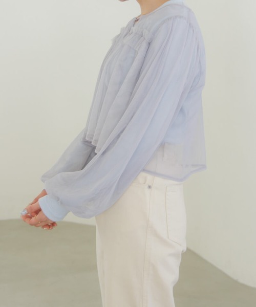 flower(フラワー)の「フリルチュールブラウス(シャツ/ブラウス・レディース・アイボリー/グレー・FREE)」の4枚目の写真
