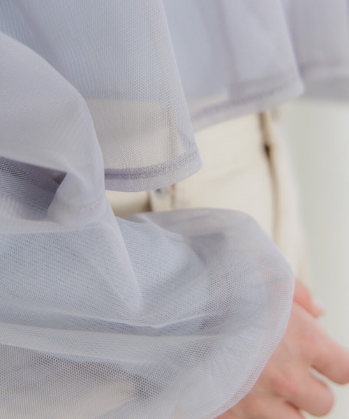 flower(フラワー)の「フリルチュールブラウス(シャツ/ブラウス・レディース・アイボリー/グレー・FREE)」の12枚目の写真