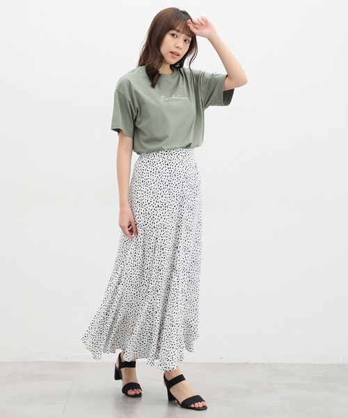 Honeys(ハニーズ)の「ロゴプリントTシャツ(Tシャツ/カットソー・レディース・スミクロ/アイボリー/ピンク系その他/オリーブ/グレイッシュベージュ・S/M/L/LL)」の16枚目の写真