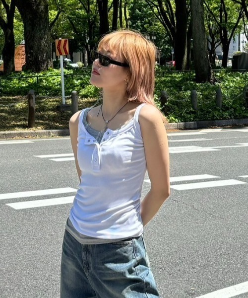 Chikashitsu +（チカシツプラス）の「【Chikashitsu +】square frame sunglasses 3 / 【チカシツプラス】スクエアフレームサングラス（サングラス・メンズ・ホワイト/ブラック/グレー・ONE SIZE）」の11枚目の写真