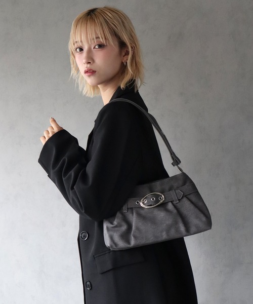 BARELY BLUE（ベアリーブルー）の「【 BARELY BLUE / ベアリーブルー 】 フロント ギャザー ベルト ハンドバッグ（ショルダーバッグ・レディース・シルバー/グレー/ブラック/ホワイト・FREE）」の3枚目の写真