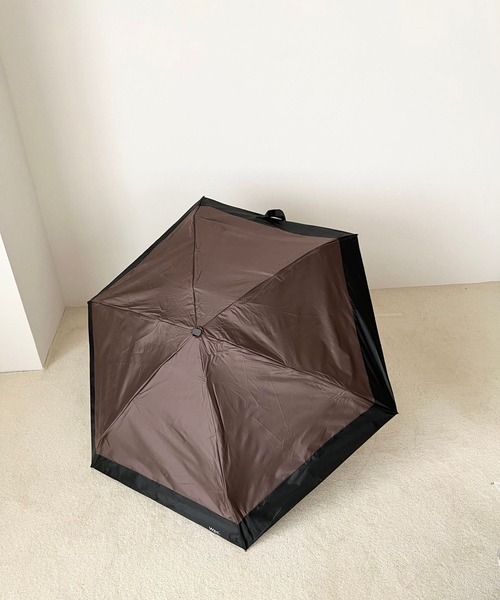 Me%（ミィパーセント）の「【晴雨兼用傘】ハイショクカラーミニカサ 995326（折りたたみ傘・レディース・ブラック/ブラウン/アイボリー/グレー/ピンク・FREE）」の3枚目の写真