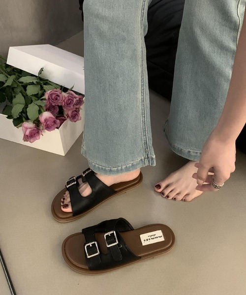 IRADOWL（アイラドール）の「モノトーンカラーベルトデザインフラットサンダル（サンダル・レディース・ホワイト/シルバー/ブラック/オリーブ・35/36/37/38/39）」の9枚目の写真