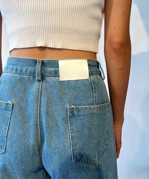Solace(ソレイス)の「タックワイドデニムパンツ(デニムパンツ・レディース・ブルー・SMALL/MEDIUM)」の8枚目の写真