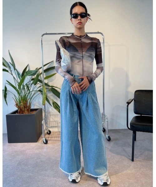 Solace(ソレイス)の「タックワイドデニムパンツ(デニムパンツ・レディース・ブルー・SMALL/MEDIUM)」の9枚目の写真