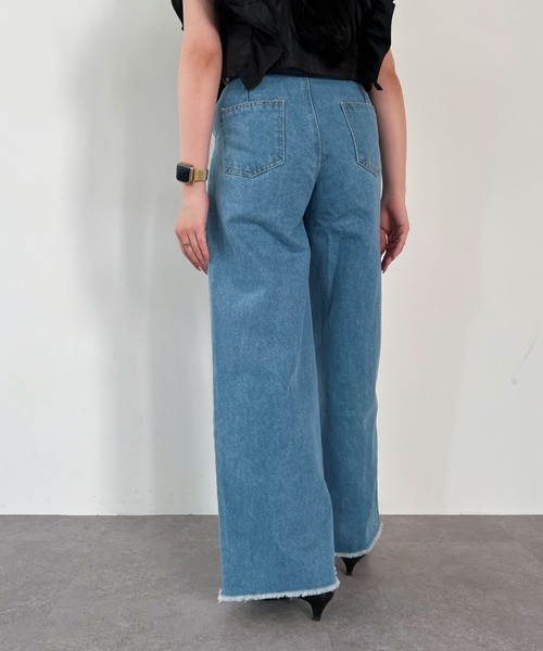 Solace(ソレイス)の「タックワイドデニムパンツ(デニムパンツ・レディース・ブルー・SMALL/MEDIUM)」の16枚目の写真