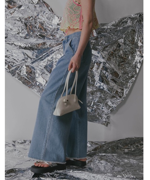 Solace(ソレイス)の「タックワイドデニムパンツ(デニムパンツ・レディース・ブルー・SMALL/MEDIUM)」の19枚目の写真