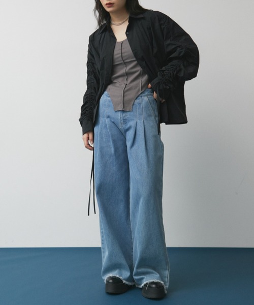 Solace(ソレイス)の「タックワイドデニムパンツ(デニムパンツ・レディース・ブルー・SMALL/MEDIUM)」の22枚目の写真
