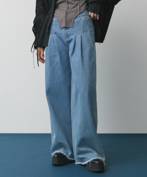 Solace(ソレイス)の「タックワイドデニムパンツ(デニムパンツ・レディース・ブルー・SMALL/MEDIUM)」の21枚目の写真