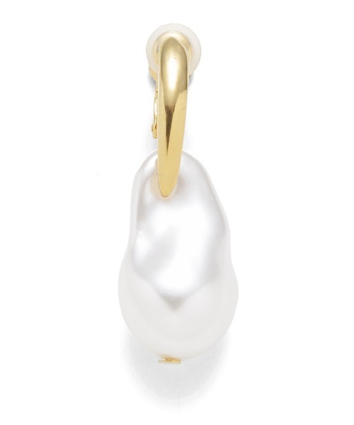 Mila Owen（ミラオーウェン）の「メタル変形パールイヤリング（イヤリング・レディース・シルバー/ゴールド・FREE）」の7枚目の写真