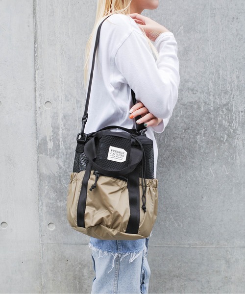 FREDRIK PACKERS(フレドリックパッカーズ)の「『FREDRIK PACKERS』210D COLUMN TOTE BAG 210デニール コラム トートバッグ(ショルダーバッグ・レディース・ブラック/ベージュ・FREE)」の21枚目の写真
