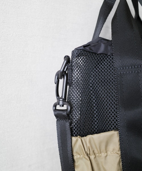 FREDRIK PACKERS(フレドリックパッカーズ)の「『FREDRIK PACKERS』210D COLUMN TOTE BAG 210デニール コラム トートバッグ(ショルダーバッグ・レディース・ブラック/ベージュ・FREE)」の17枚目の写真
