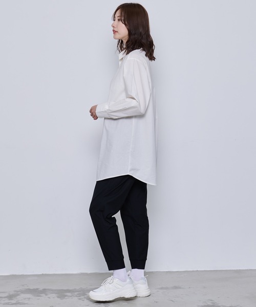 Arnold Palmer(アーノルドパーマー)の「ニットベスト × シャツ チュニック レイヤード セット(アンサンブル・レディース・ベージュ/ブラック・S/M/L)」の16枚目の写真