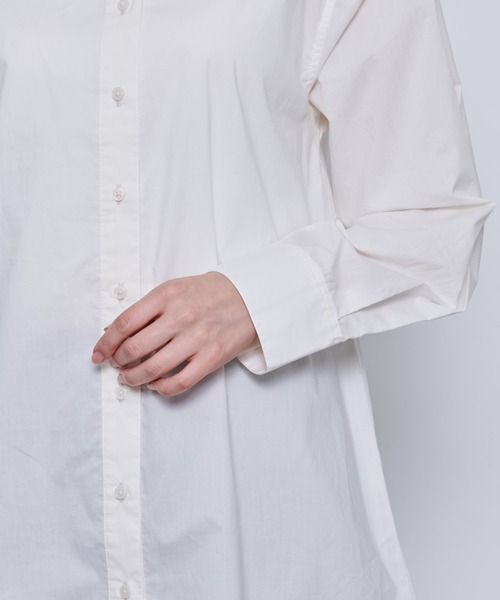 Arnold Palmer(アーノルドパーマー)の「ニットベスト × シャツ チュニック レイヤード セット(アンサンブル・レディース・ベージュ/ブラック・S/M/L)」の21枚目の写真