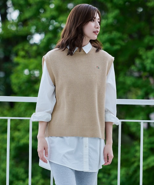 Arnold Palmer(アーノルドパーマー)の「ニットベスト × シャツ チュニック レイヤード セット(アンサンブル・レディース・ベージュ/ブラック・S/M/L)」の9枚目の写真