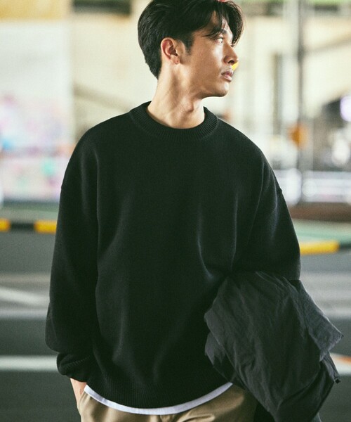 FREAK'S STORE（フリークスストア）の「限定展開 リラックスフィット イージーケア ウォッシャブル クルーネックニット（ニット/セーター・メンズ・グレイッシュブルー/グリーン/レッド/グレー/ネイビー/ダークブラウン/ブラック・SMALL/MEDIUM/LARGE）」の8枚目の写真