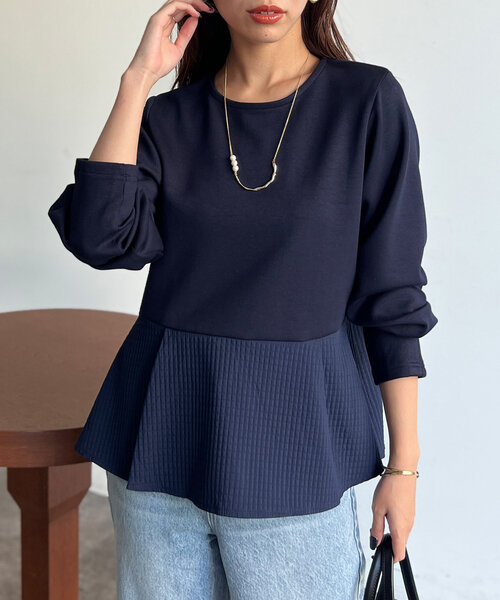 Chez toi(シェトワ)の「ダンボール×ジャガード切替ペプラムプルオーバー(Tシャツ/カットソー・レディース・ブラック/キャメル/ネイビー・FREE)」の3枚目の写真