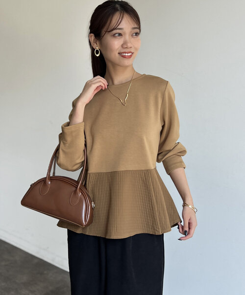 Chez toi(シェトワ)の「ダンボール×ジャガード切替ペプラムプルオーバー(Tシャツ/カットソー・レディース・ブラック/キャメル/ネイビー・FREE)」の8枚目の写真