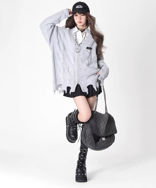 lilful（リルフル）の「ワンポイントシルバーアクセント クラッシュダブルジップ ニットカーディガントップス（ニット/セーター・レディース・ホワイト/グレー/ブラック・F）」の11枚目の写真