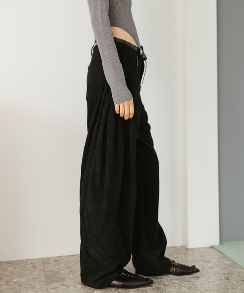 HANNE（アン）の「サイドタックコーデュロイパンツ（その他パンツ・レディース・ブラック/アイボリー・MEDIUM/SMALL）」の5枚目の写真