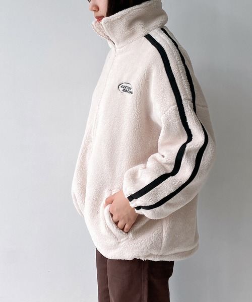 AS KNOW AS plus（アズノゥアズプラス）の「◇選べるアソートデザイン スタンドカラーボアブルゾン【UNISEX ITEM】（ブルゾン・レディース・アイボリー/ブラック/グレー/ホワイト系その他/ベージュ系その他・FREE）」の7枚目の写真