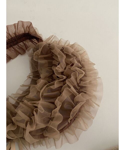 LAGUNAMOON(ラグナムーン)の「チュールフリルBAG(ハンドバッグ・レディース・ベージュ/チャコールグレー・FREE)」の3枚目の写真