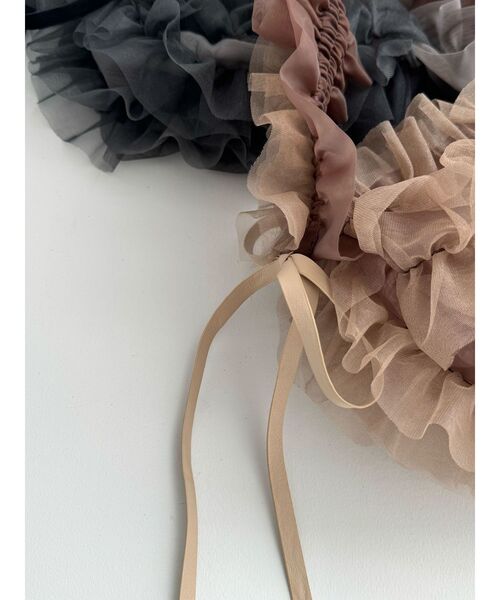 LAGUNAMOON(ラグナムーン)の「チュールフリルBAG(ハンドバッグ・レディース・ベージュ/チャコールグレー・FREE)」の6枚目の写真