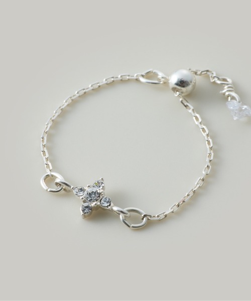 Jolie Toujours（ジョリトゥジュール）の「〈silver925〉クローバーチェーンリング（リング・レディース・シルバー・FREE）」の2枚目の写真